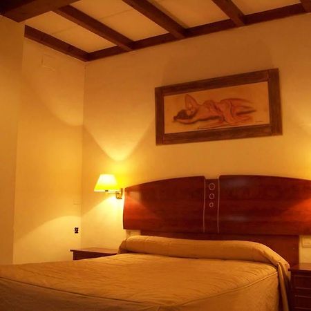 Hostal Restaurante El Lirio Bollullos Par del Condado Zewnętrze zdjęcie
