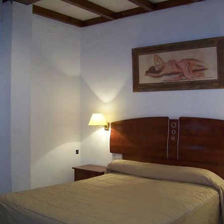 Hostal Restaurante El Lirio Bollullos Par del Condado Zewnętrze zdjęcie