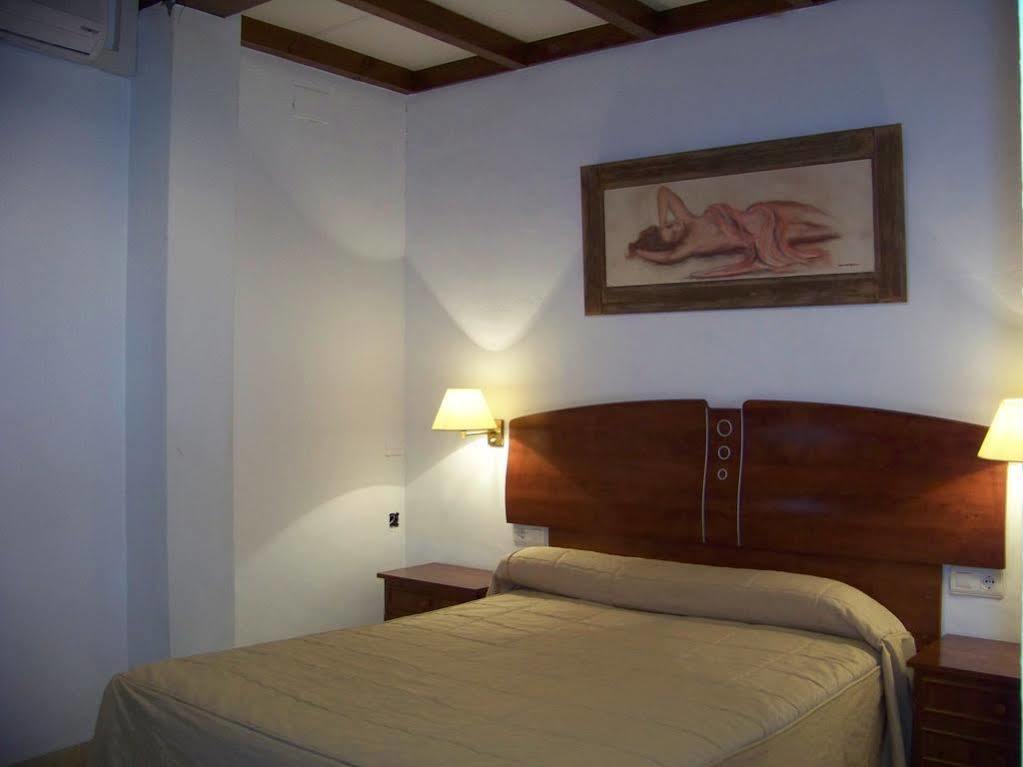 Hostal Restaurante El Lirio Bollullos Par del Condado Zewnętrze zdjęcie