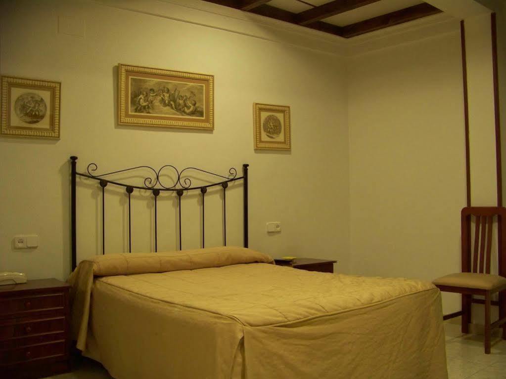 Hostal Restaurante El Lirio Bollullos Par del Condado Zewnętrze zdjęcie