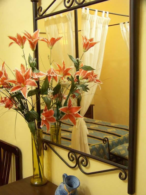 Hostal Restaurante El Lirio Bollullos Par del Condado Zewnętrze zdjęcie