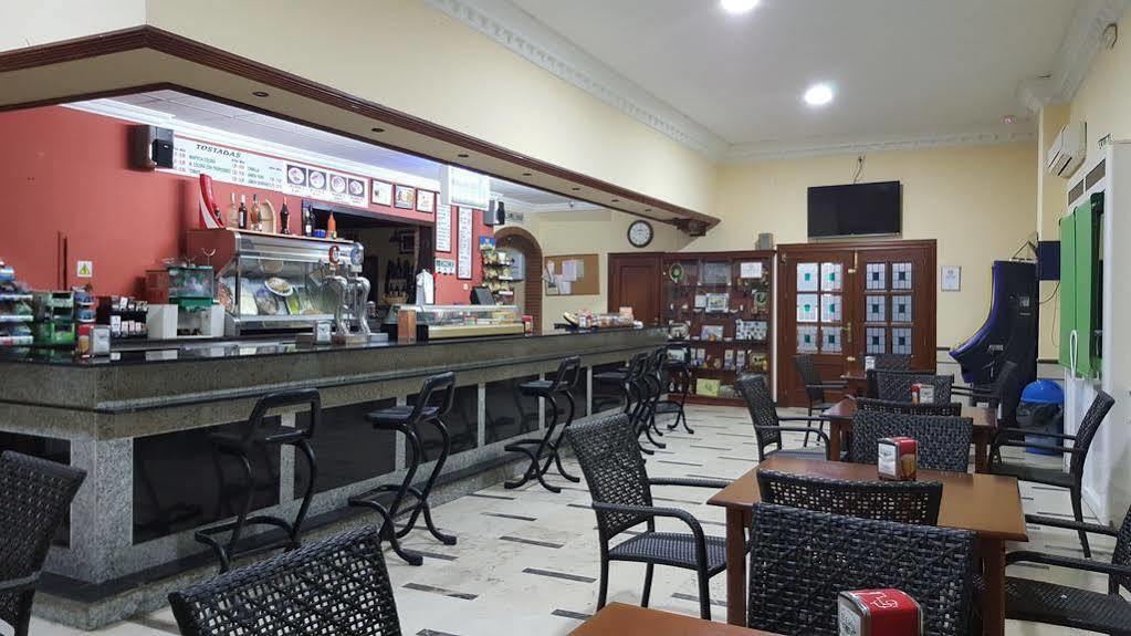 Hostal Restaurante El Lirio Bollullos Par del Condado Zewnętrze zdjęcie
